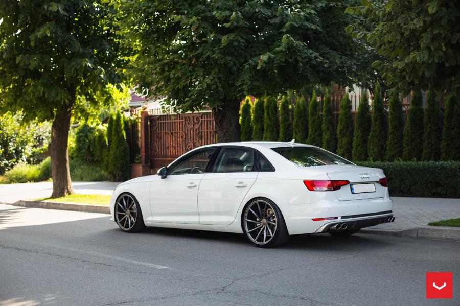  Audi A4 Sedan Quattro on Vossen Wheels (CVT) 2017 года  (фото 16 из 18)
